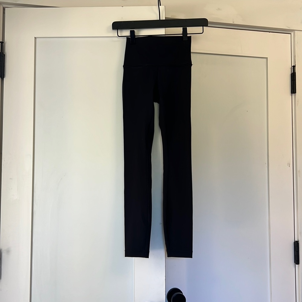 Black wundertrain leggings worn less than 5 times